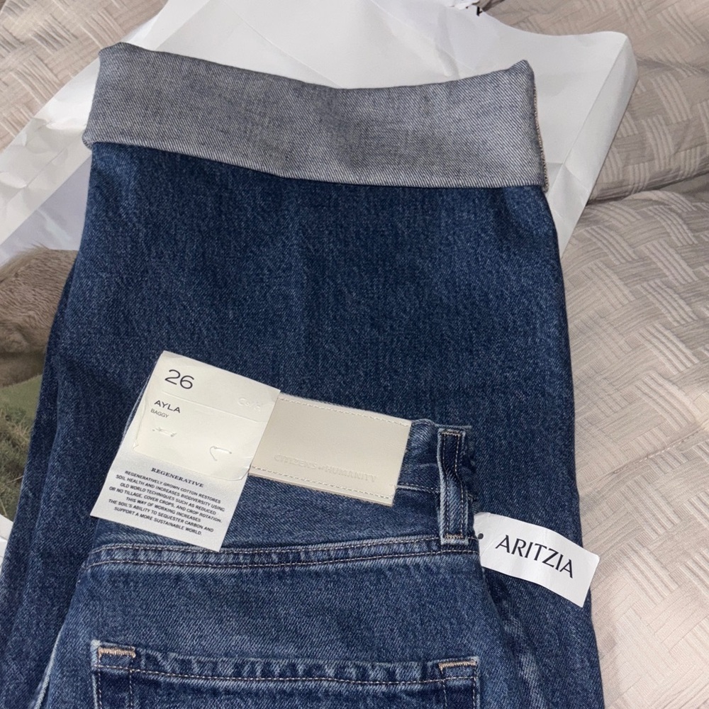 Aritzia Ayla cuffed Jean